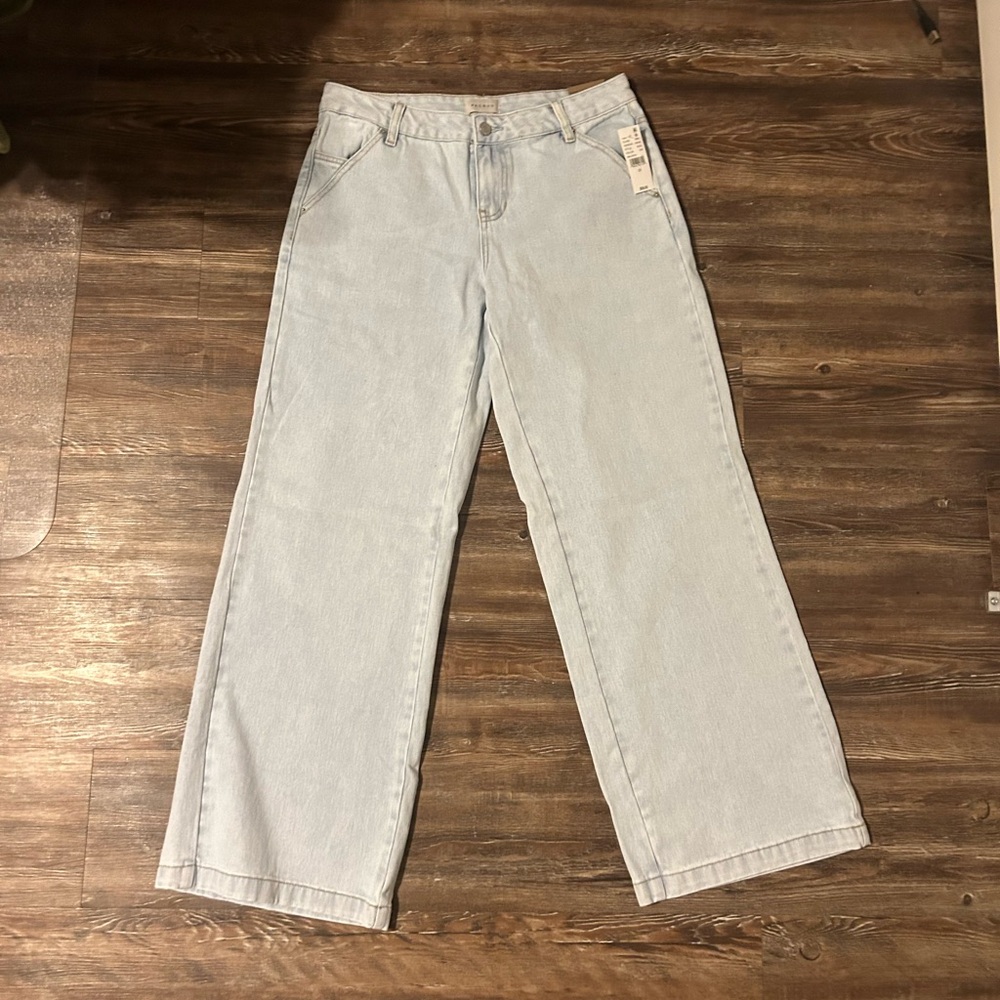 Pacsun low/mid rise wide leg jeans
light was
size 28
OBO ON PRICE